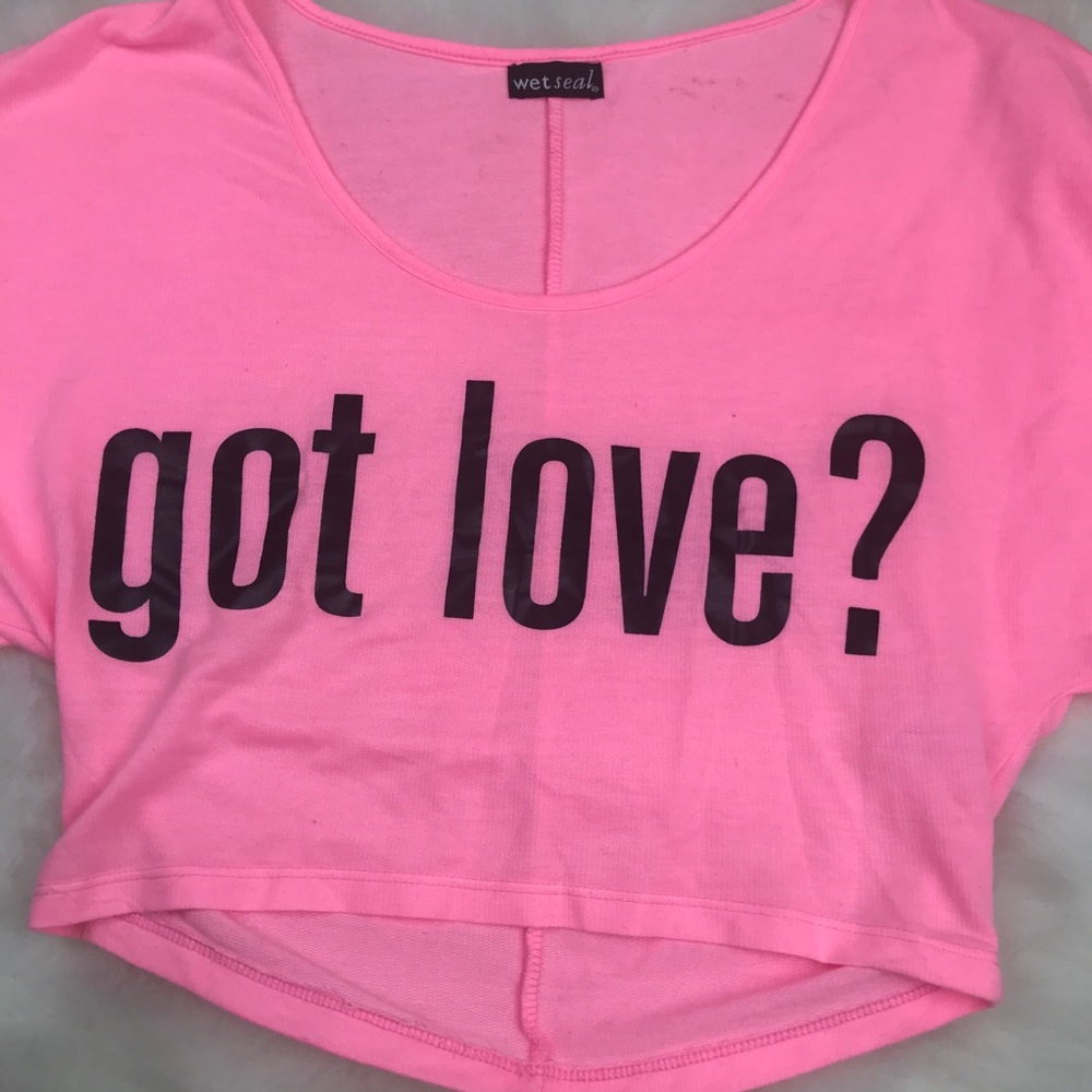 Junior’s “Got Love” Neon Graphic Tee Size Small